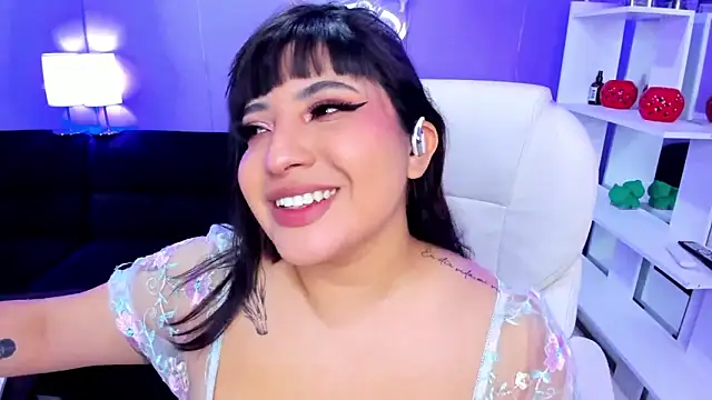 Emma monserrat online show from April 13, 2026, 11:27 am