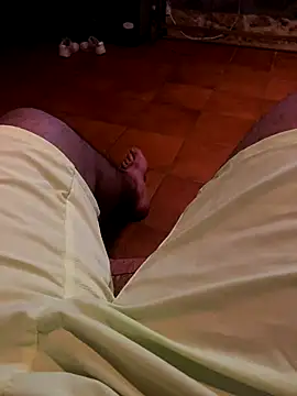 Snapshot of AdA-LoVe chatting on October 7, 2025, 11:02 pm AdA-LoVe online show from October 7, 2025, 11:02 pm