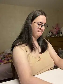 hungry1bunny online show from January 7, 2025, 9:14 pm