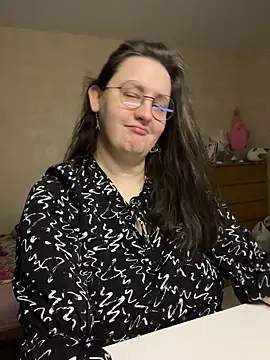 hungry1bunny online show from February 7, 2026, 6:44 pm