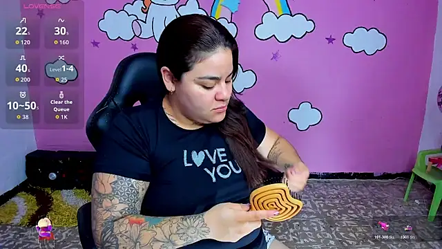 Sharon hils online show from April 13, 2026, 1:05 pm