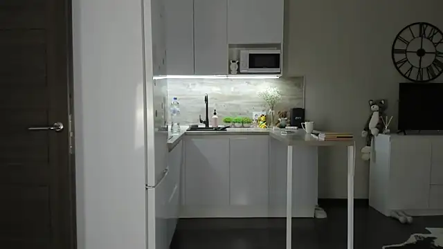 nilliluv online show from February 13, 2026, 2:46 pm