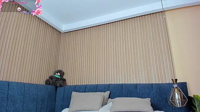 kathecute   online show from November 6, 2025, 1:39 am