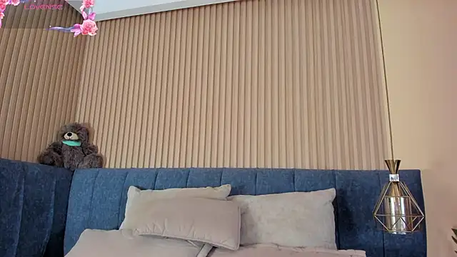 kathecute   online show from February 4, 2026, 1:44 am