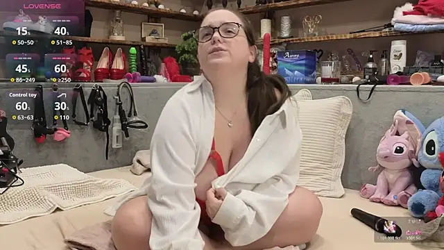 Kimberly-Caprice online show from November 19, 2025, 7:25 pm