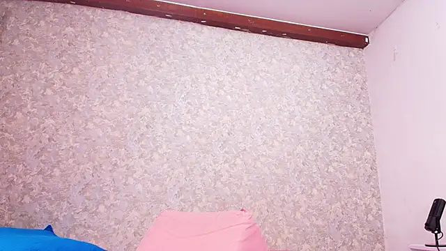 nicol f online show from February 4, 2025, 7:22 pm