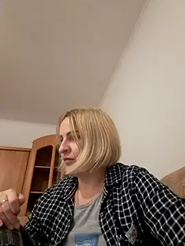 Malichkaanna30 online show from December 23, 2024, 1:03 pm