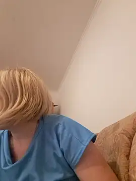 Malichkaanna30 online show from December 30, 2024, 2:19 pm