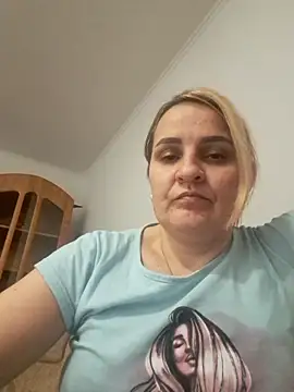 Malichkaanna30 online show from February 12, 2025, 5:37 pm