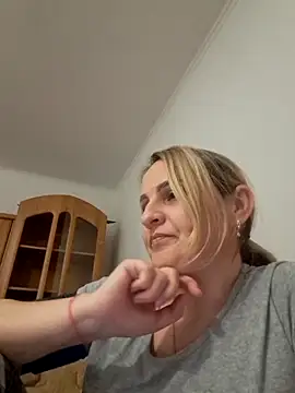 Malichkaanna30 online show from February 22, 2025, 5:57 pm