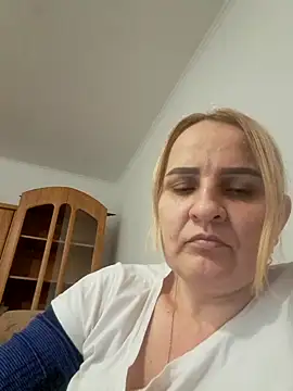 Malichkaanna30 online show from March 22, 2025, 4:58 pm