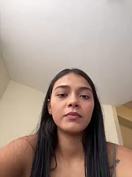 evely coelloo online show from March 18, 2025, 9:32 pm