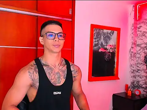 Snapshot of Aaron_Toy chatting on January 5, 2026, 8:12 pm Aaron Toy online show from January 5, 2026, 8:12 pm