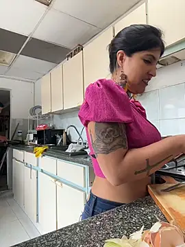 Afroditapoloo online show from June 9, 2026, 3:23 pm