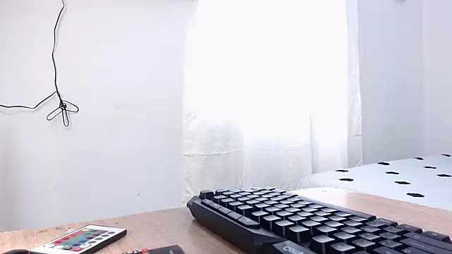 scarlet-foox online show from January 15, 2026, 1:05 pm