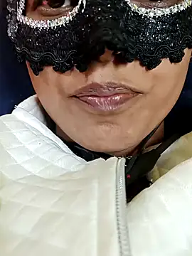 Snapshot of GF_nd_BF_ chatting on December 10, 2024, 7:00 pm GF nd BF online show from December 10, 2024, 7:00 pm