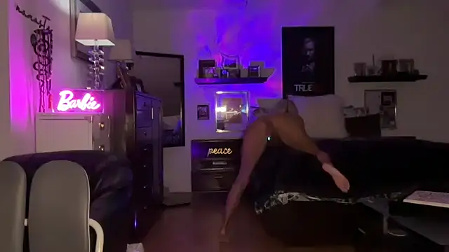 Snapshot of VelvetBarbie chatting on February 22, 2026, 11:47 pm VelvetBarbie online show from February 22, 2026, 11:47 pm