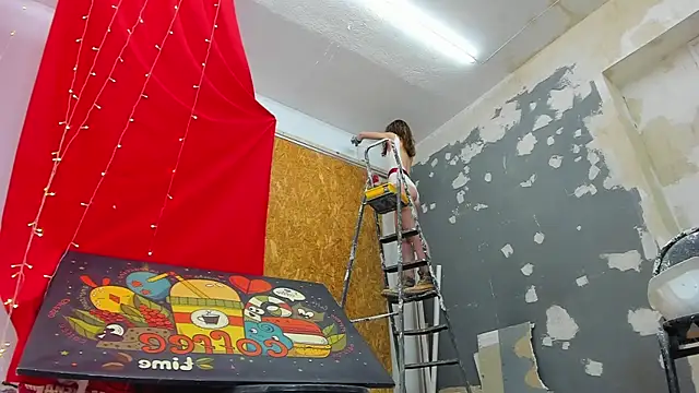 Snapshot of YourSuperModel chatting on December 25, 2024, 10:28 am YourSuperModel online show from December 25, 2024, 10:28 am