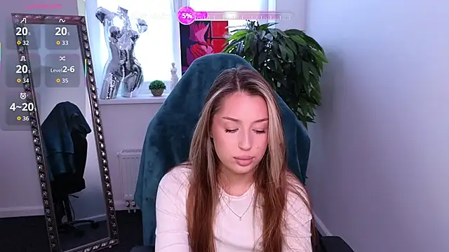 Snapshot of MonicaWeber_ chatting on September 25, 2025, 7:56 am MonicaWeber online show from September 25, 2025, 7:56 am