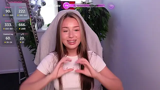 Snapshot of MonicaWeber_ chatting on October 6, 2025, 1:30 pm MonicaWeber online show from October 6, 2025, 1:30 pm