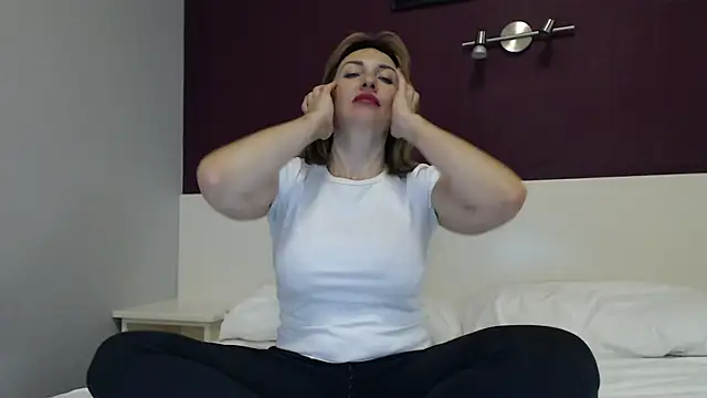 Mallinia online show from February 1, 2025, 6:40 pm