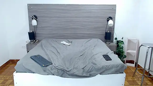 Loony Zion online show from February 15, 2025, 7:50 pm