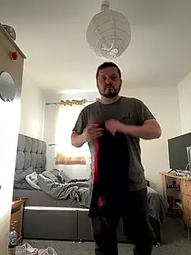 Snapshot of boschmerc147 chatting on January 7, 2026, 1:46 pm boschmerc147 online show from January 7, 2026, 1:46 pm