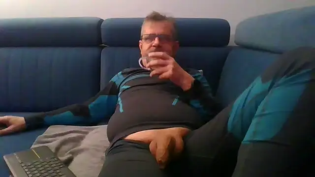 axecoman60 online show from March 16, 2025, 6:23 pm