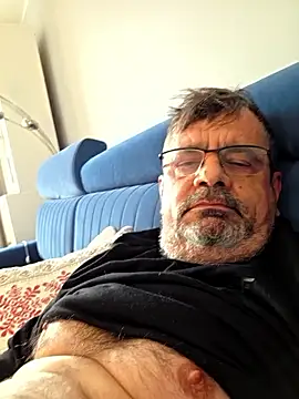 axecoman60 online show from February 3, 2026, 8:52 am