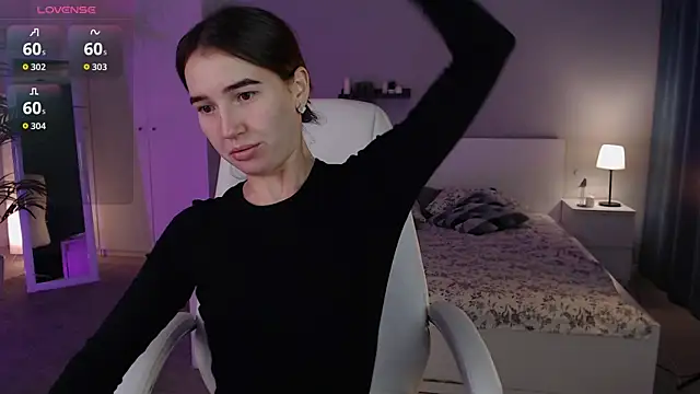 Bellla Haddid online show from September 29, 2025, 1:11 am