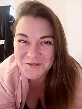 LunikaLunaX online show from January 11, 2026, 9:47 am