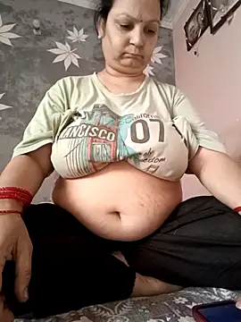 Snapshot of Kavya_kapoor chatting on November 13, 2025, 3:05 am Kavya kapoor online show from November 13, 2025, 3:05 am