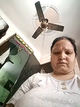 Snapshot of Kavya_kapoor chatting on March 16, 2026, 5:44 am Kavya kapoor online show from March 16, 2026, 5:44 am