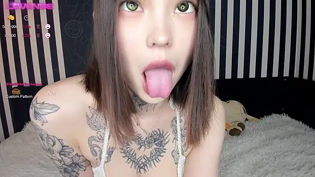 Dark Ester online show from February 9, 2025, 3:12 pm