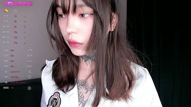 Dark Ester online show from September 30, 2025, 12:43 pm