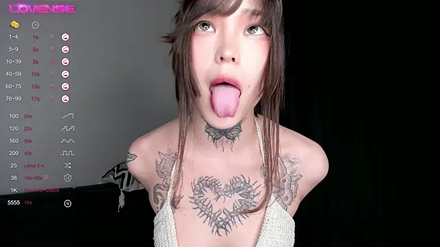 Dark Ester online show from October 1, 2025, 2:23 pm