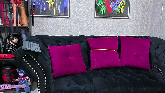Snapshot of CamiilaMarti chatting on May 1, 2026, 11:20 pm CamiilaMarti online show from May 1, 2026, 11:20 pm