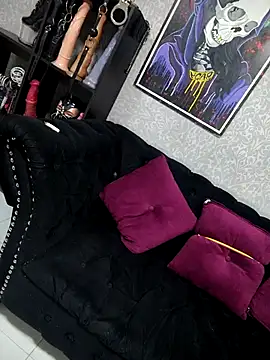 Snapshot of CamiilaMarti chatting on May 23, 2026, 1:33 am CamiilaMarti online show from May 23, 2026, 1:33 am