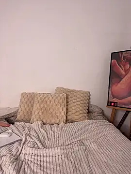 Heidi11 online show from March 4, 2025, 6:29 pm