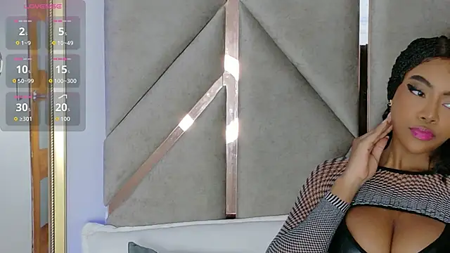 Lola King online show from October 24, 2025, 11:23 pm