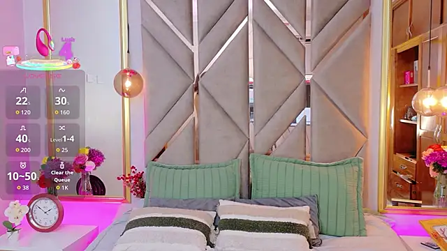 Lola King online show from November 22, 2025, 4:55 am