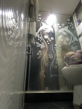 ZMalco2Hend8 online show from April 21, 2026, 2:37 am