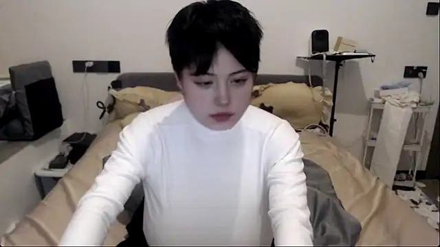 lunalunali online show from December 4, 2025, 12:14 pm