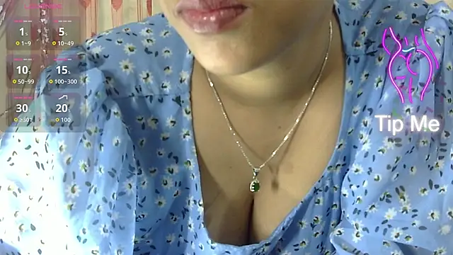 Preeti-Sexy online show from November 26, 2025, 4:46 am