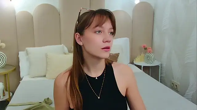 Snapshot of AliceBrayan chatting on May 12, 2026, 4:04 pm AliceBrayan online show from May 12, 2026, 4:04 pm