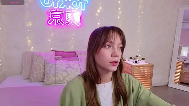 Snapshot of AliceBrayan chatting on May 19, 2026, 5:08 pm AliceBrayan online show from May 19, 2026, 5:08 pm
