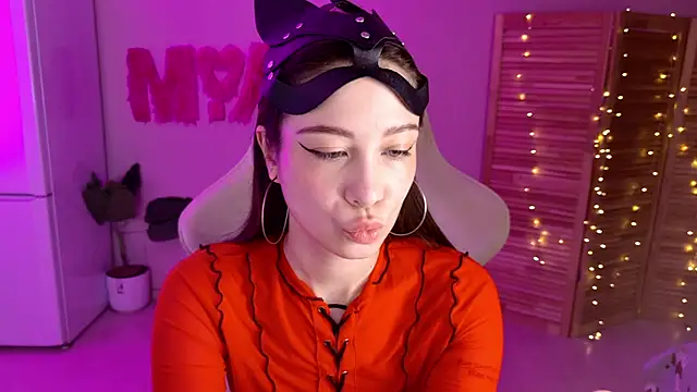 Snapshot of Miss_Mia_Murr chatting on October 8, 2025, 4:32 am Miss Mia Murr online show from October 8, 2025, 4:32 am