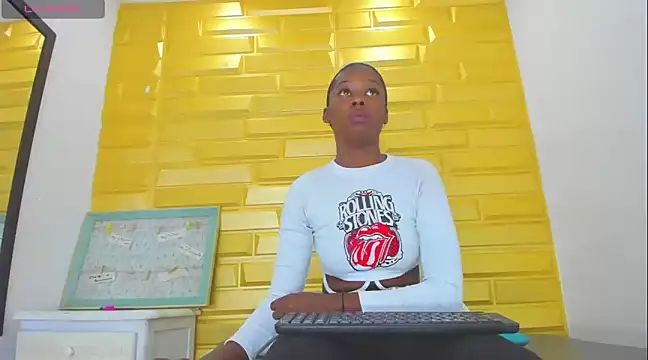 Snapshot of ebony_beckyy chatting on December 13, 2024, 6:38 pm ebony beckyy online show from December 13, 2024, 6:38 pm