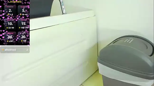 Snapshot of ebony_beckyy chatting on December 19, 2024, 4:57 pm ebony beckyy online show from December 19, 2024, 4:57 pm