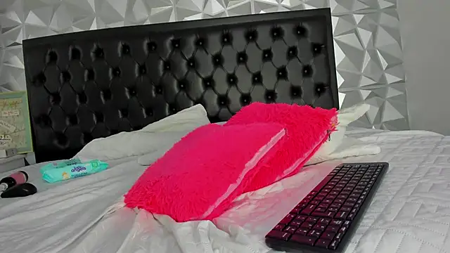 Snapshot of ebony_beckyy chatting on March 15, 2025, 8:10 pm ebony beckyy online show from March 15, 2025, 8:10 pm